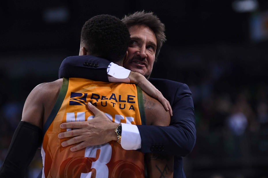 Basket, Europe Cup: vincono Sassari e Varese