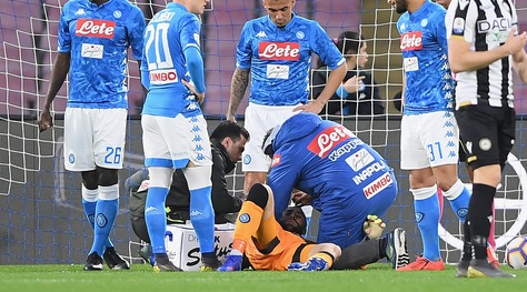 Napoli, paura per Ospina: colpo alla testa