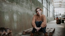 La cantautrice portoghese Luisa Sobral sbarca a Roma