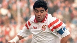 Maradona, il detective assunto dal Siviglia per spiarlo: "Faceva cose assurde"