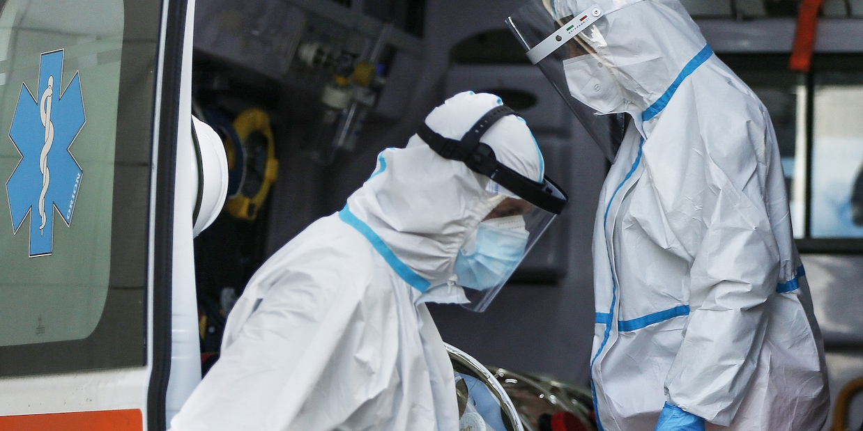 Covid, l'Italia sprofonda in rosso o rosso scuro