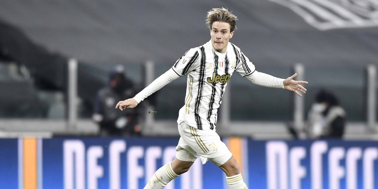 Fagioli, una "scivolata" sui social