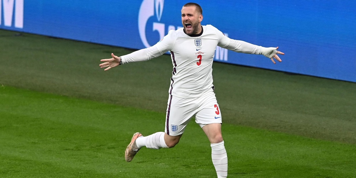 Incredibile, Shaw ha giocato contro l'Italia con le costole rotte!