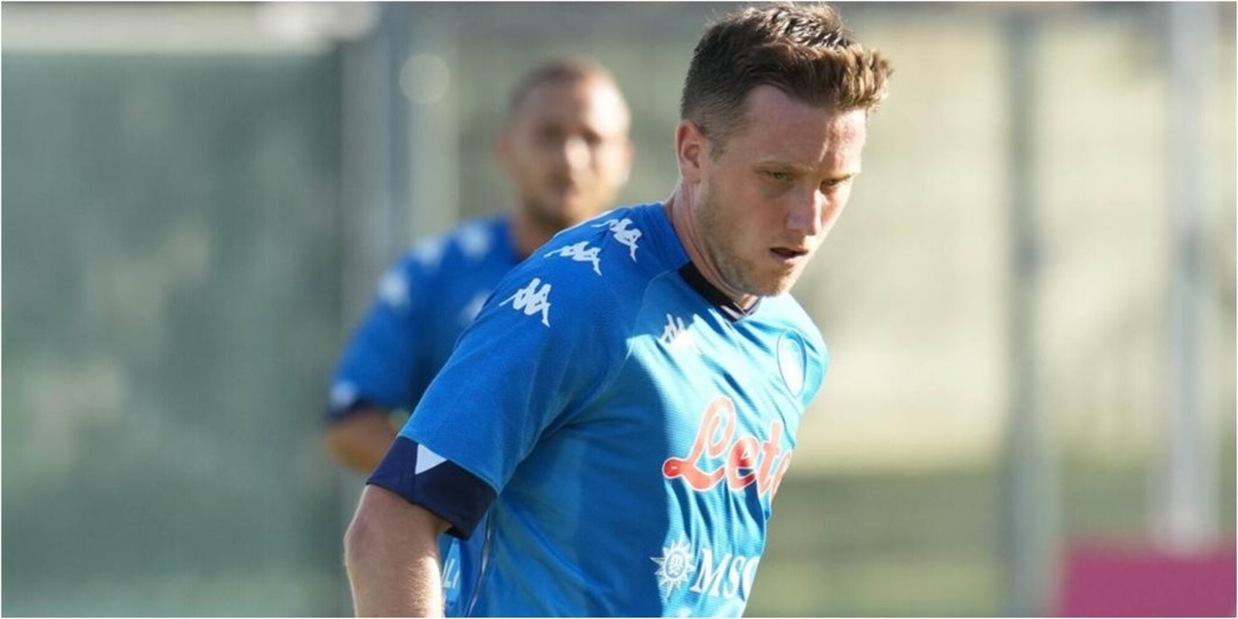 Napoli, si ferma Zielinski: affaticamento muscolare
