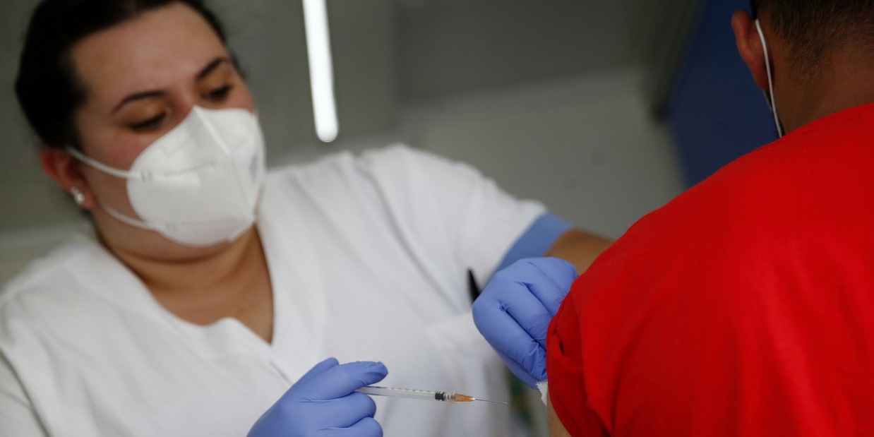 Vaccini, allarme dell'Oms sulla terza dose: "Iniqua e controproducente"