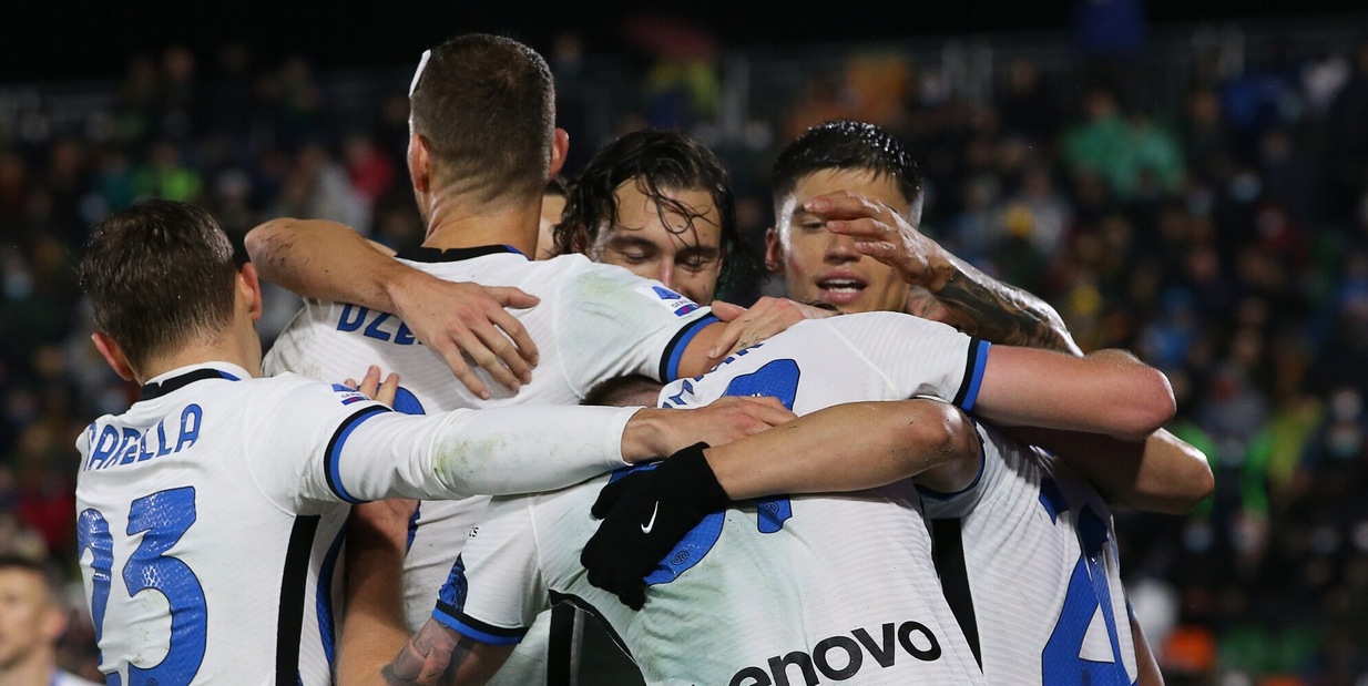 Venezia-Inter 0-2: decidono Calhanoglu e Lautaro Martinez