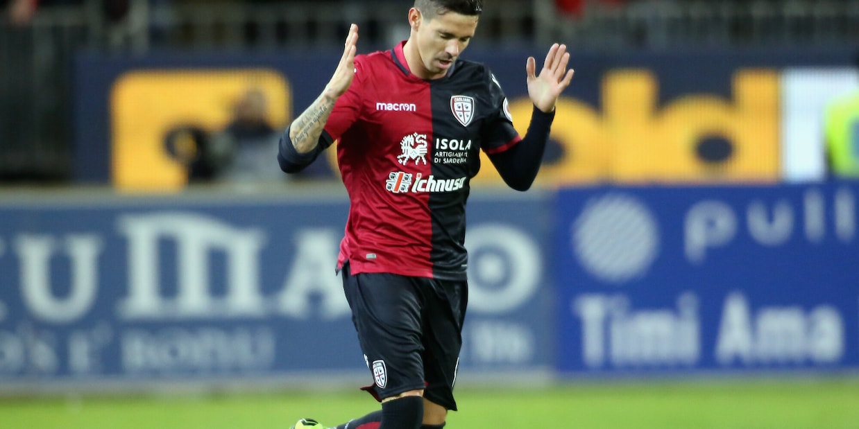 Cagliari, risoluzione del contratto con Farias