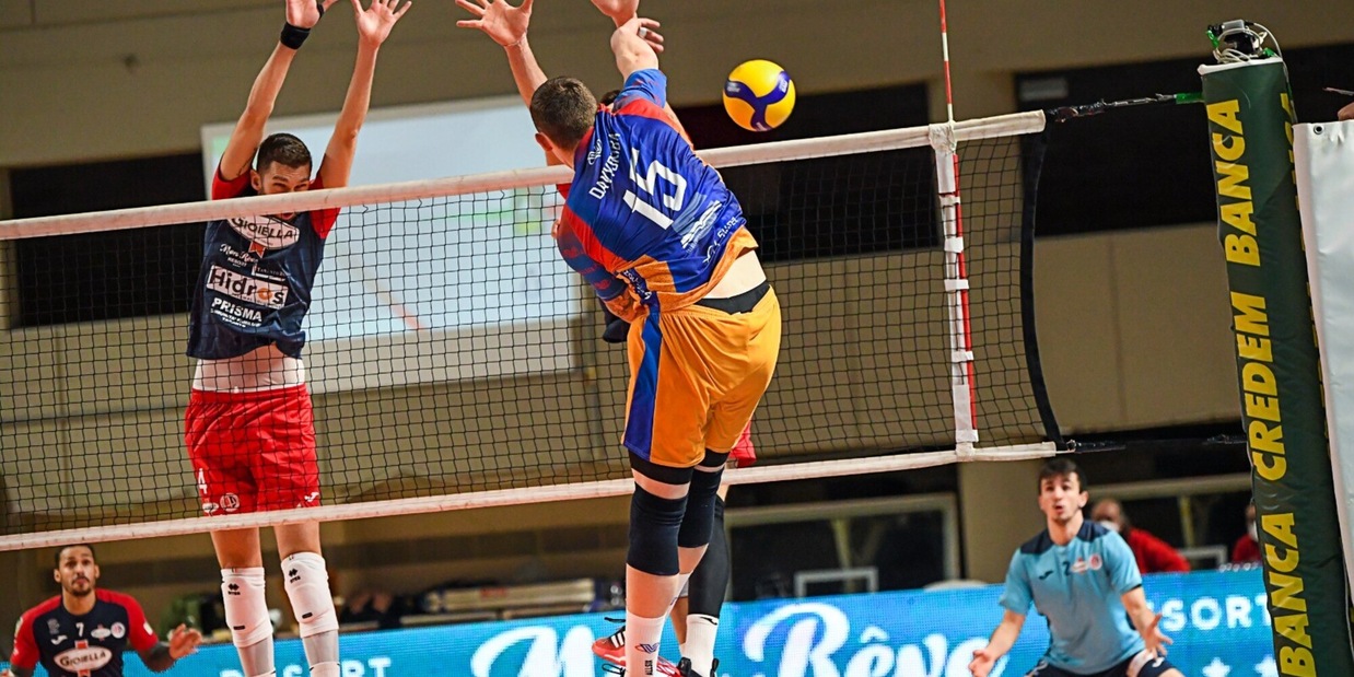 Monza vince l'anticipo di Taranto in rimonta