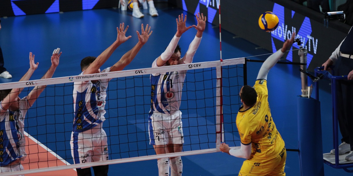 Cev Cup: Modena ko a Tours