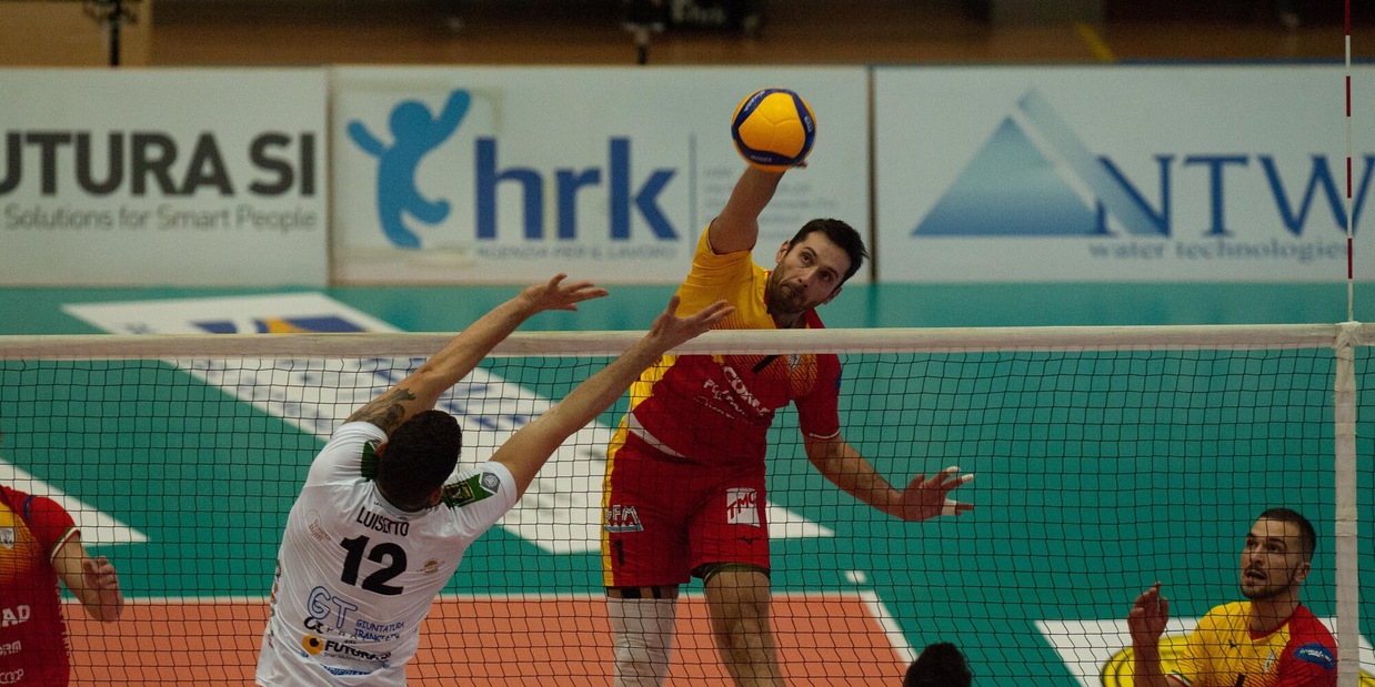 Cade Bergamo, Cuneo si avvicina alla vetta