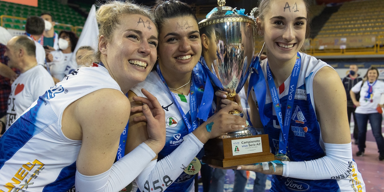 Pinerolo festeggia la promozione in A1