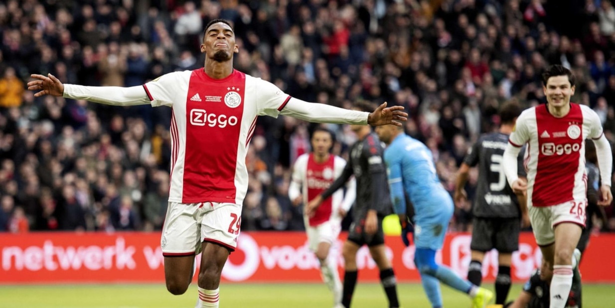 "Bayern, accordo raggiunto con Gravenberch: ora tutto su Mazraoui"