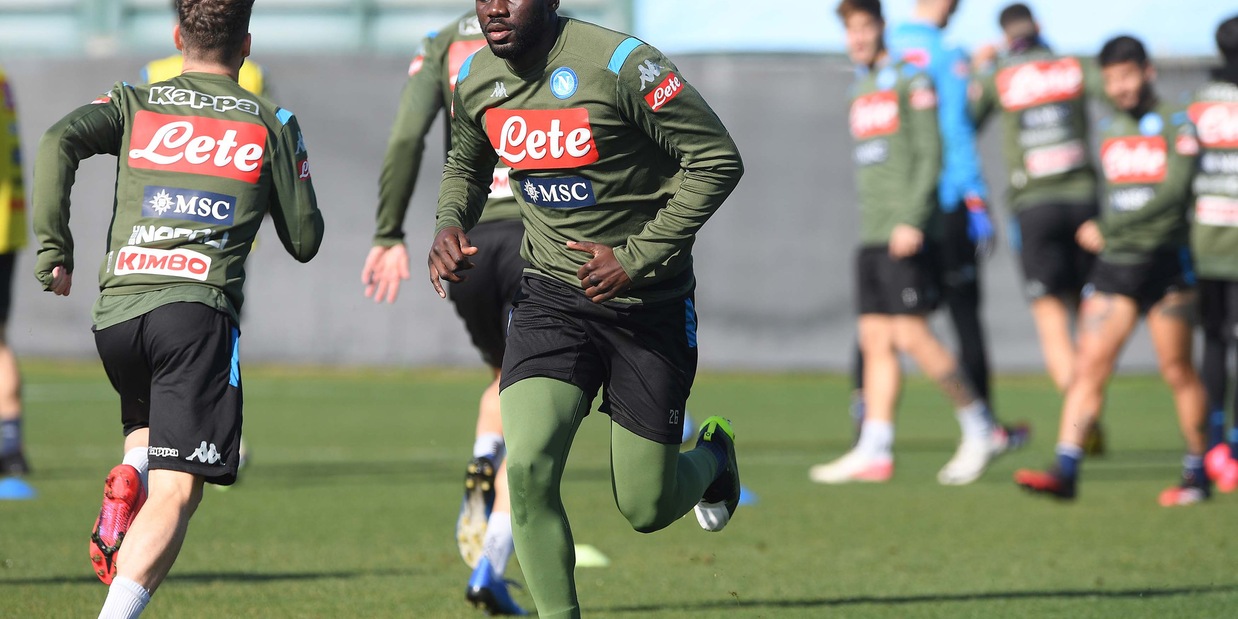 Napoli, altri passi avanti per Koulibaly. Problema al fianco per Meret