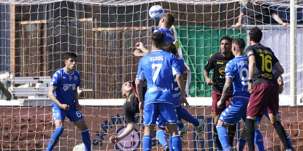 Salernitana, Bonazzoli e una rovesciata per cambiare tutto