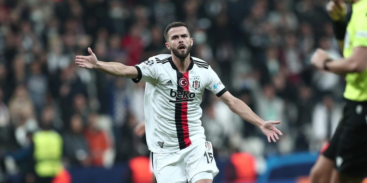 Pjanic, addio ufficiale al Besiktas: "È stato un onore". Futuro da decidere