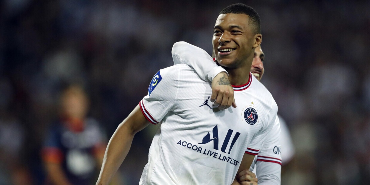 "Psg, Mbappé ha firmato il rinnovo di contratto". Furia Tebas: "Insulto al calcio"