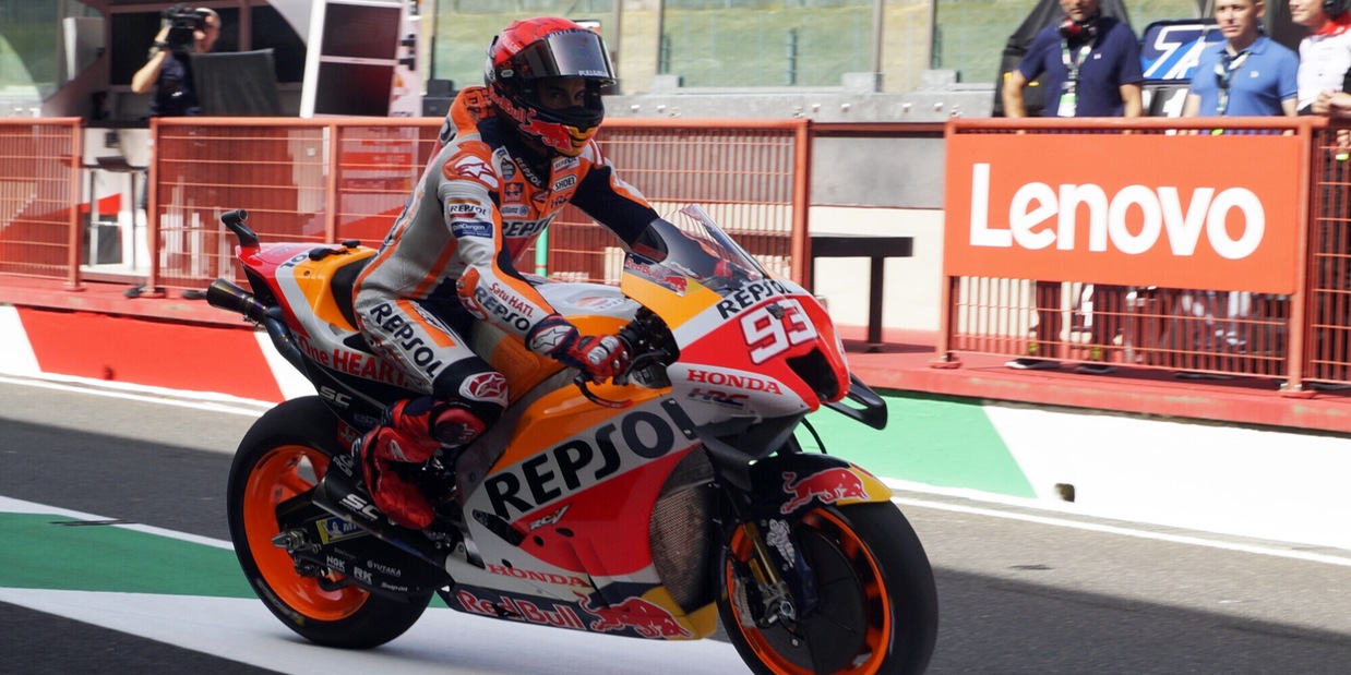 MotoGp: caduta e moto in fiamme per Marquez, bandiera rossa al Mugello
