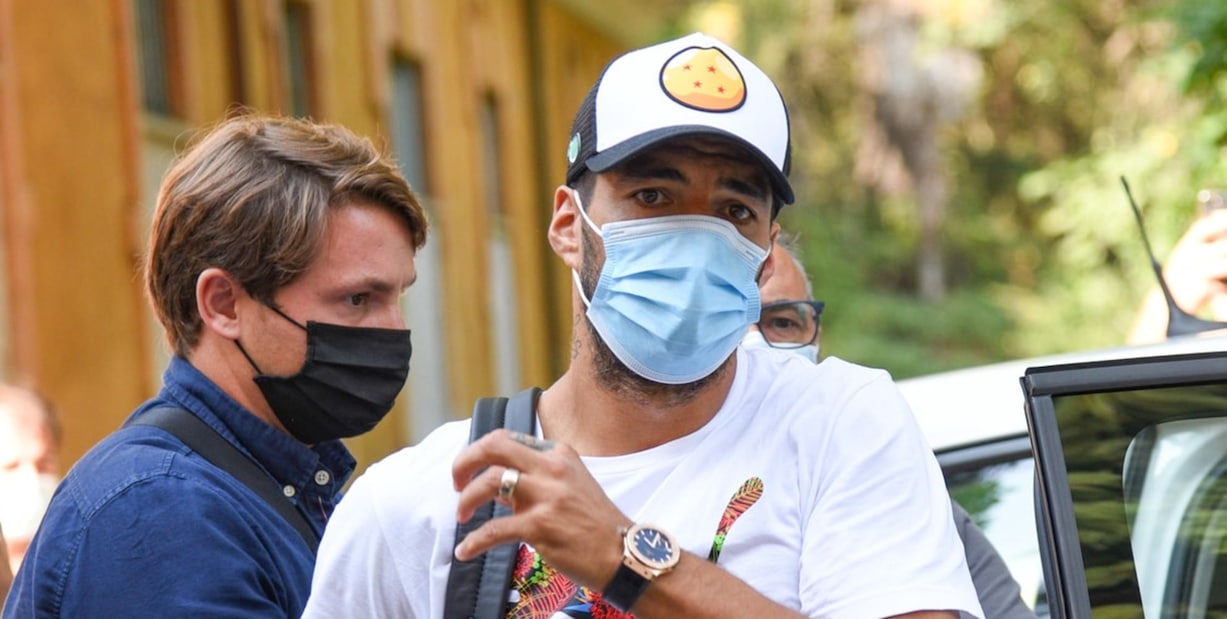 Suarez, cittadinanza ottenuta con una truffa