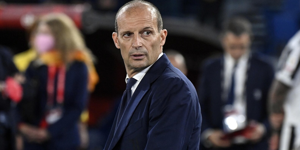 Allegri denuncia l'ex ma lei si difende: "Non si può fare figli e figliastri"