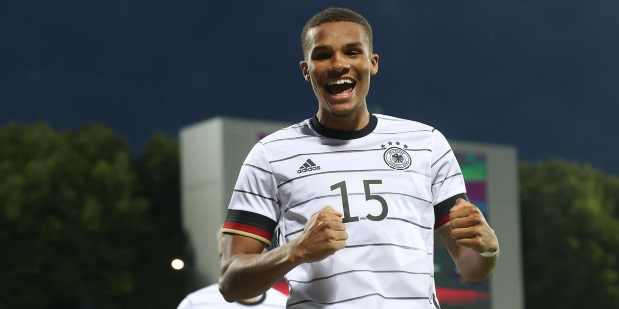 Milan, resta viva l'idea Thiaw: l'ammissione del ds dello Schalke 04