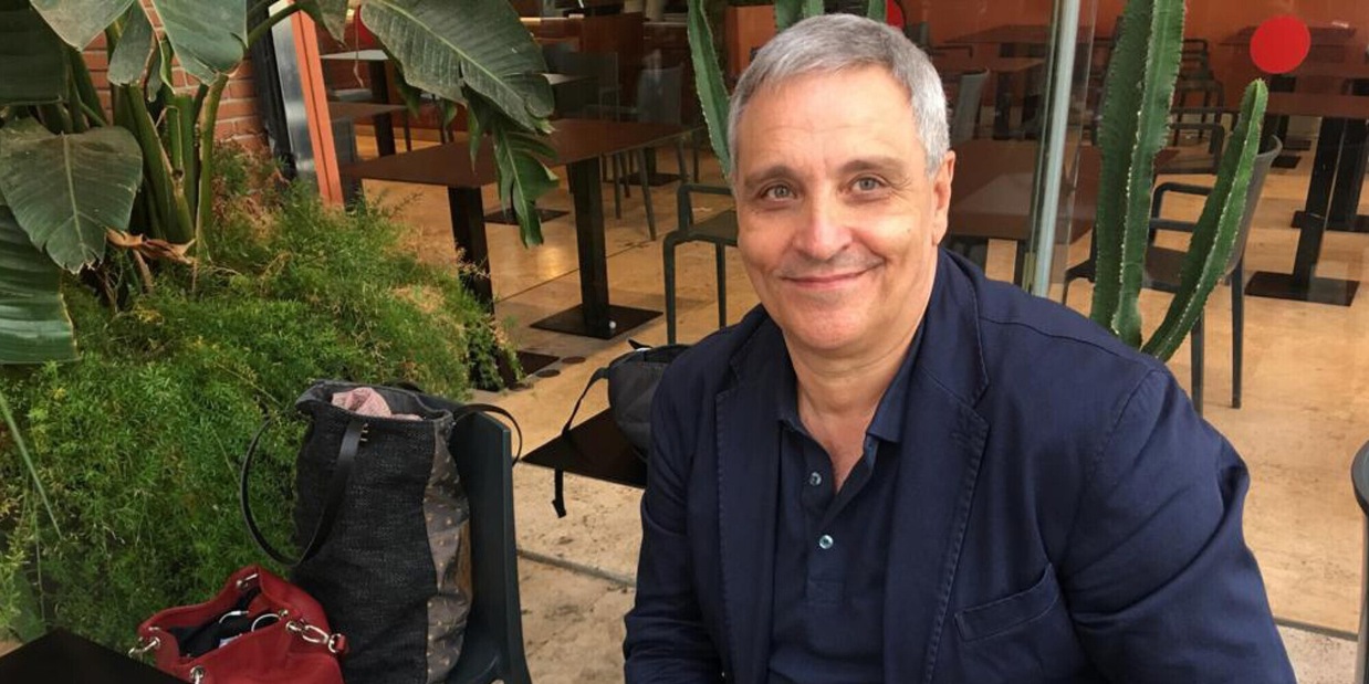 Maurizio De Giovanni colpito da infarto: operato al Cardarelli, condizioni stabili