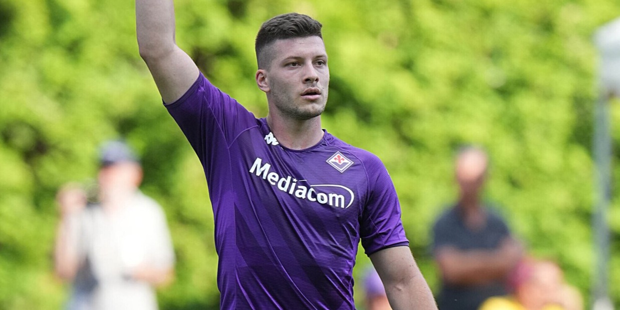 Jovic: "Vlahovic mi ha parlato molto bene della Fiorentina e dei tifosi"