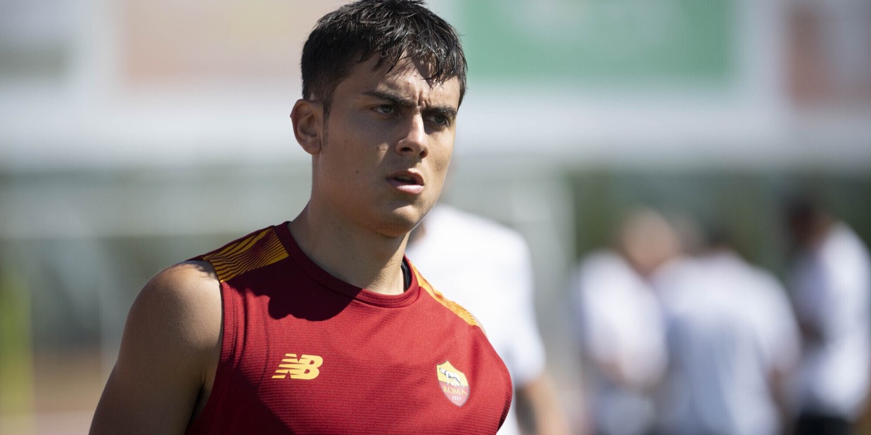 Dybala, prime ore a Roma: tour di Trigoria, allenamenti e la ricerca della casa
