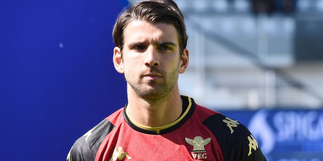 Calciomercato Venezia, ufficiale il rinnovo di Ceccaroni fino al 2027