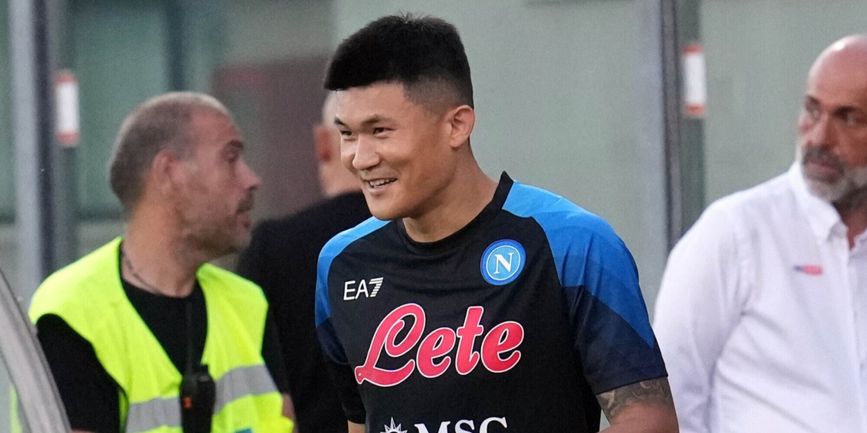 Napoli, Kim show con il brivido: lo chiamano "The Monster"