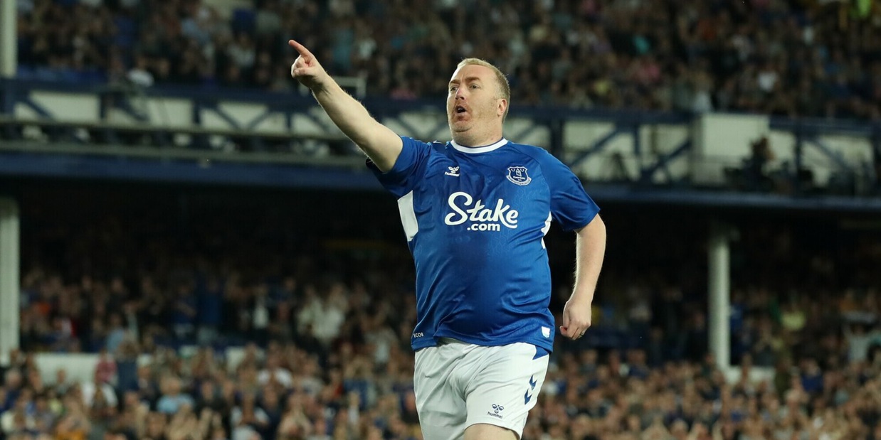 Everton-Dinamo Kiev, il rigore lo segna un tifoso