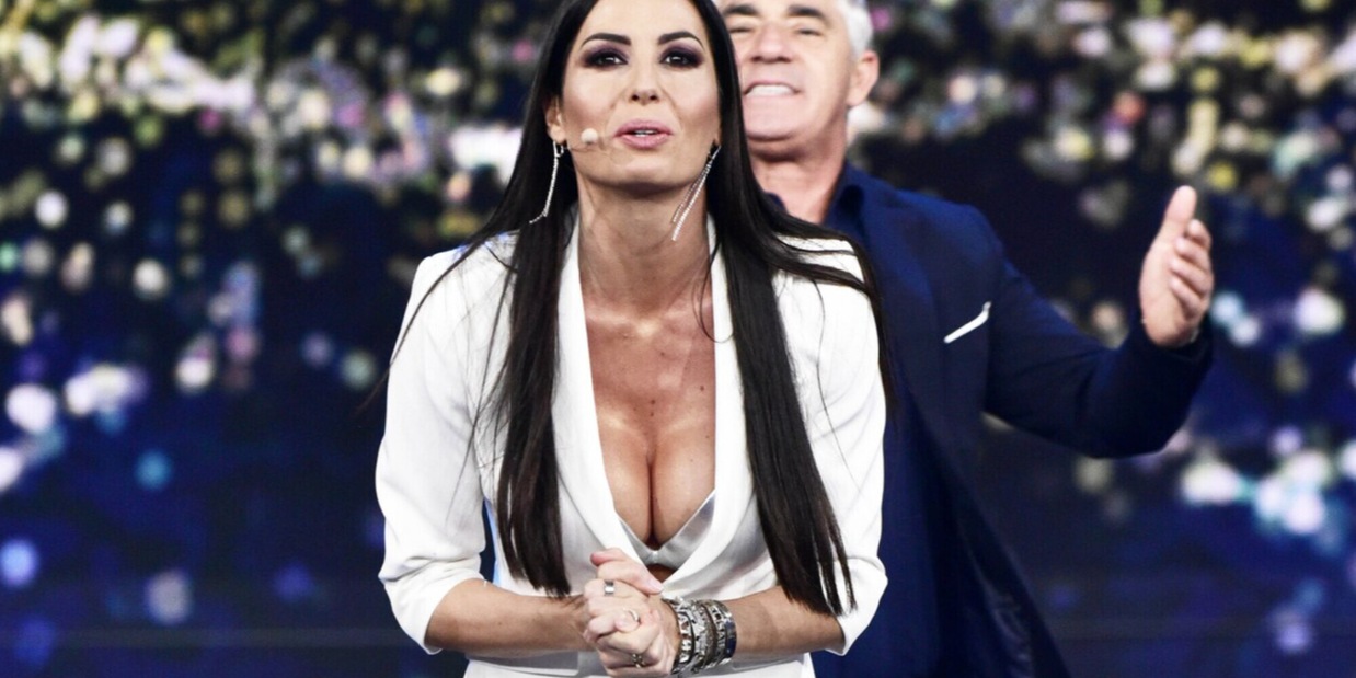 Nudi per la vita, Elisabetta Gregoraci e altri 11 vip si spoglieranno su Rai 2