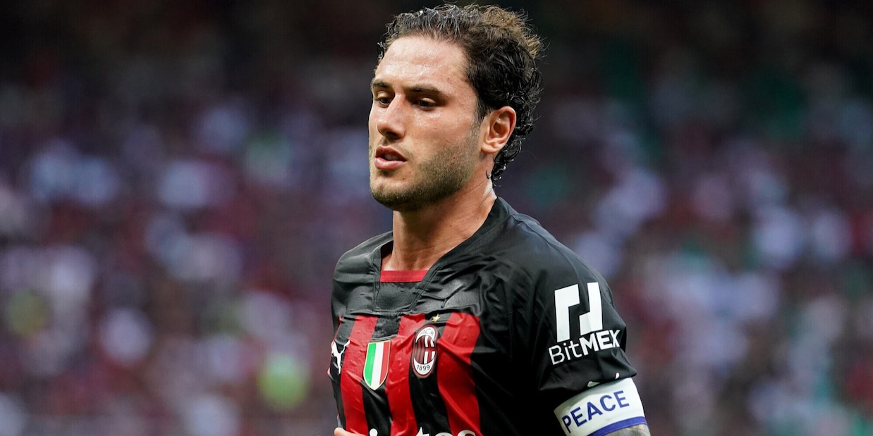 Calabria, doppia esultanza social: Milan ok e San Siro pieno