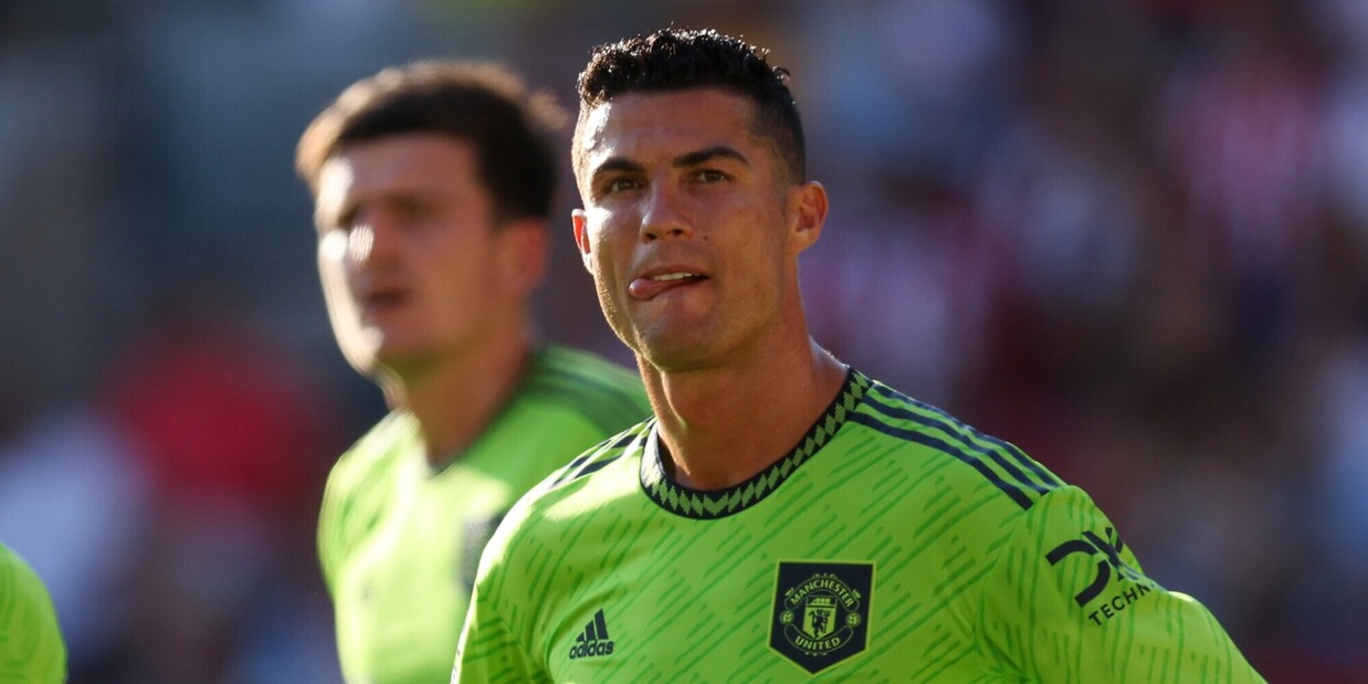 "Cristiano Ronaldo isolato pranza da solo, Ten Hag pronto a farlo partire"