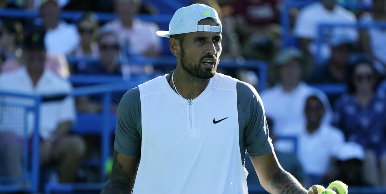 Us Open, Kyrgios protesta: "C'è odore di marijuana"