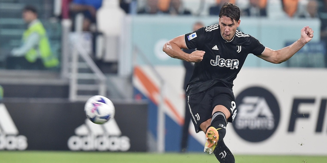Juve, super Vlahovic e la punizione diventa divina