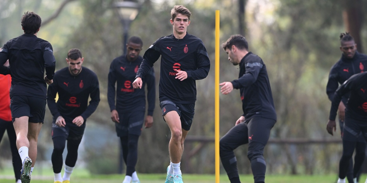 Milan, esercitazione tattica sul possesso a Milanello