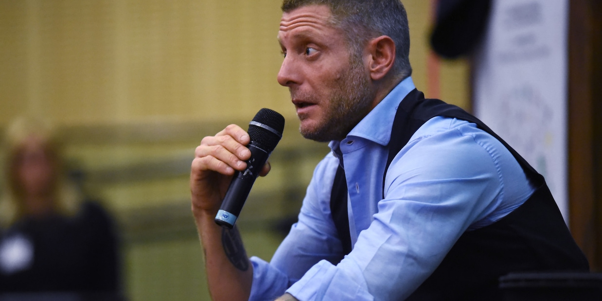 Lapo Elkann fa dietrofront: "Juve ti amo, pronti a festeggiare nuovi successi"
