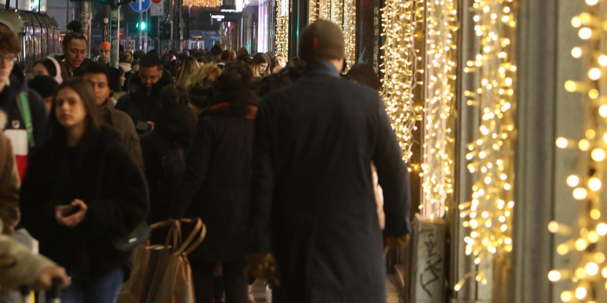 Natale, acquisti on-line: le 10 regole della polizia per evitare le truffe