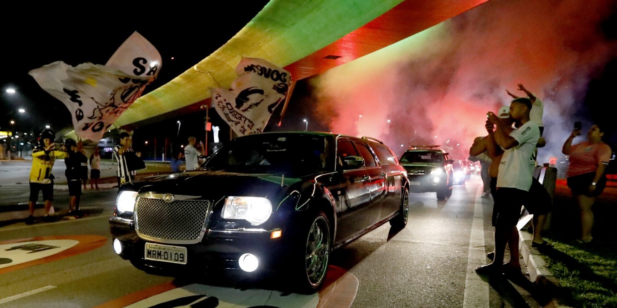 Pelé, oggi il lungo saluto allo stadio del Santos