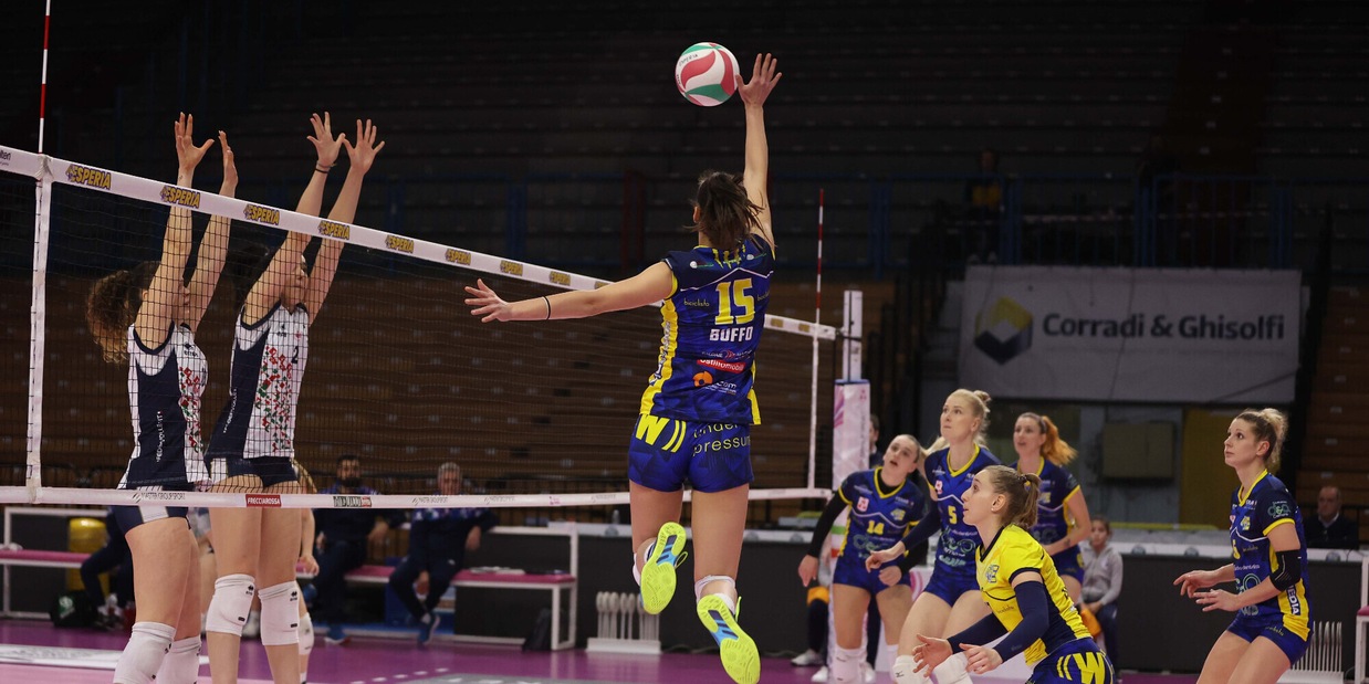 Cremona mette il turbo, Club Italia ko