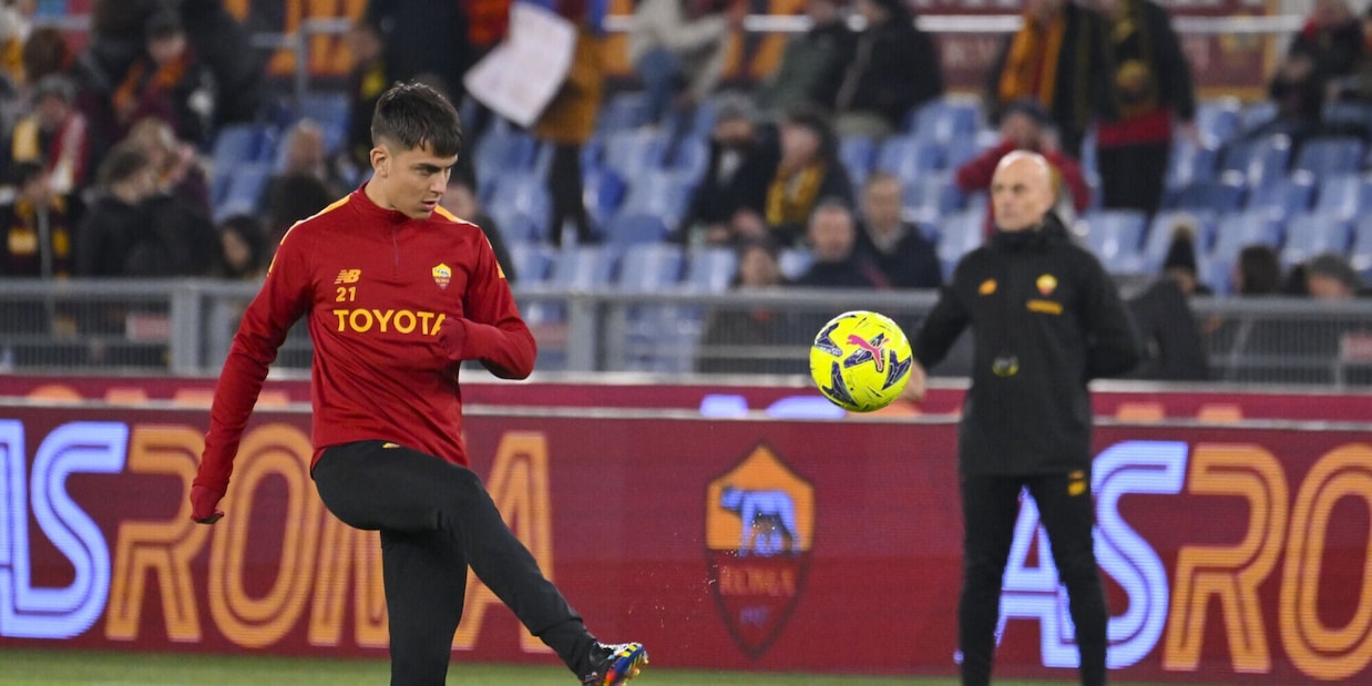 Roma - Genoa, ovazione e festa per Dybala! Lo premia un altro campione del Mondo