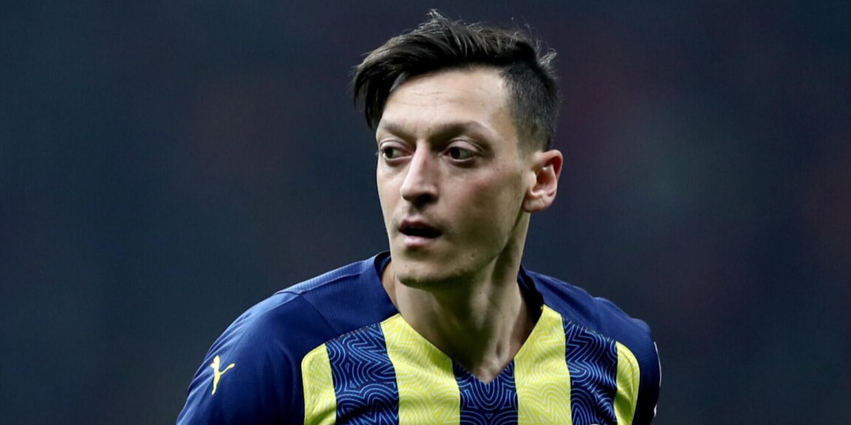 "Ozil si ritira a 34 anni: risolto il contratto con il Basaksehir"