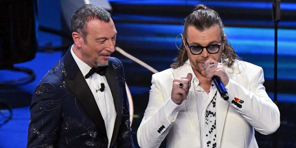 Sanremo 2023, Grignani show: si ferma e riparte, lancia i fiori e manda un messaggio a Blanco