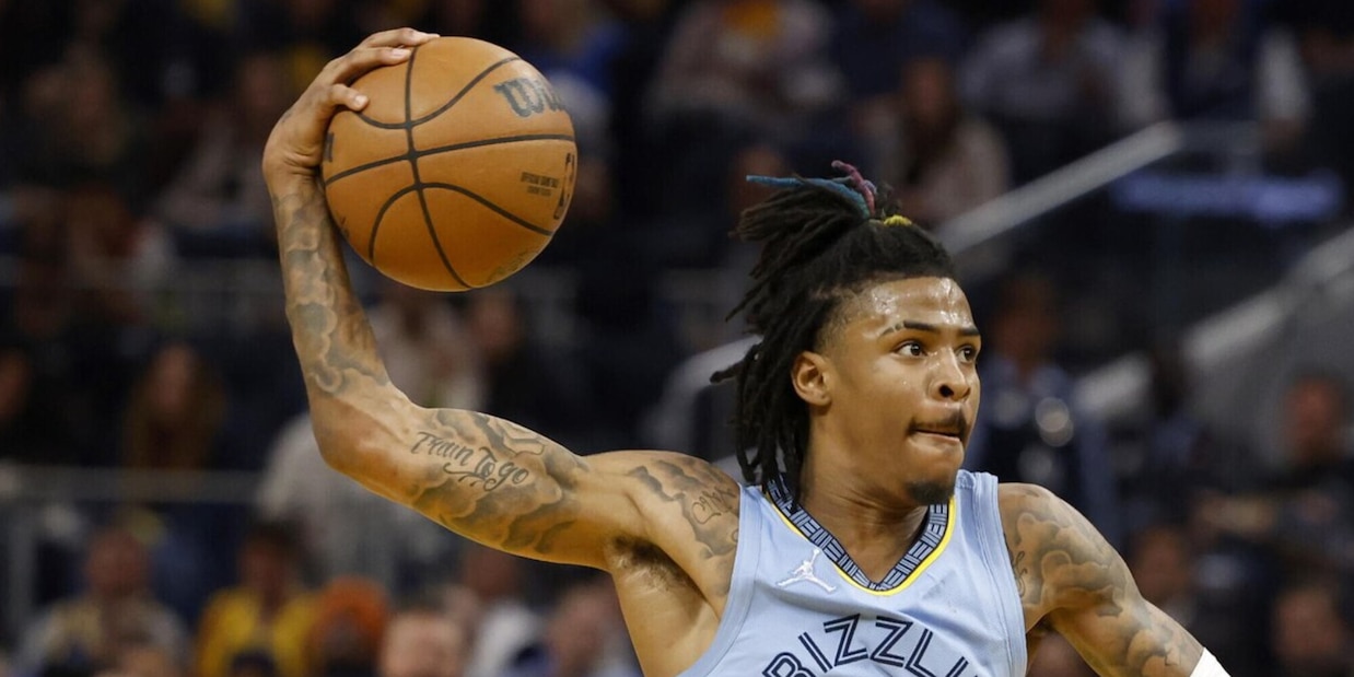 Nba, Morant nella bufera: video con una pistola in mano, Memphis lo sospende Nba, Morant nella bufera: video con una pistola in mano, Memphis lo sospende