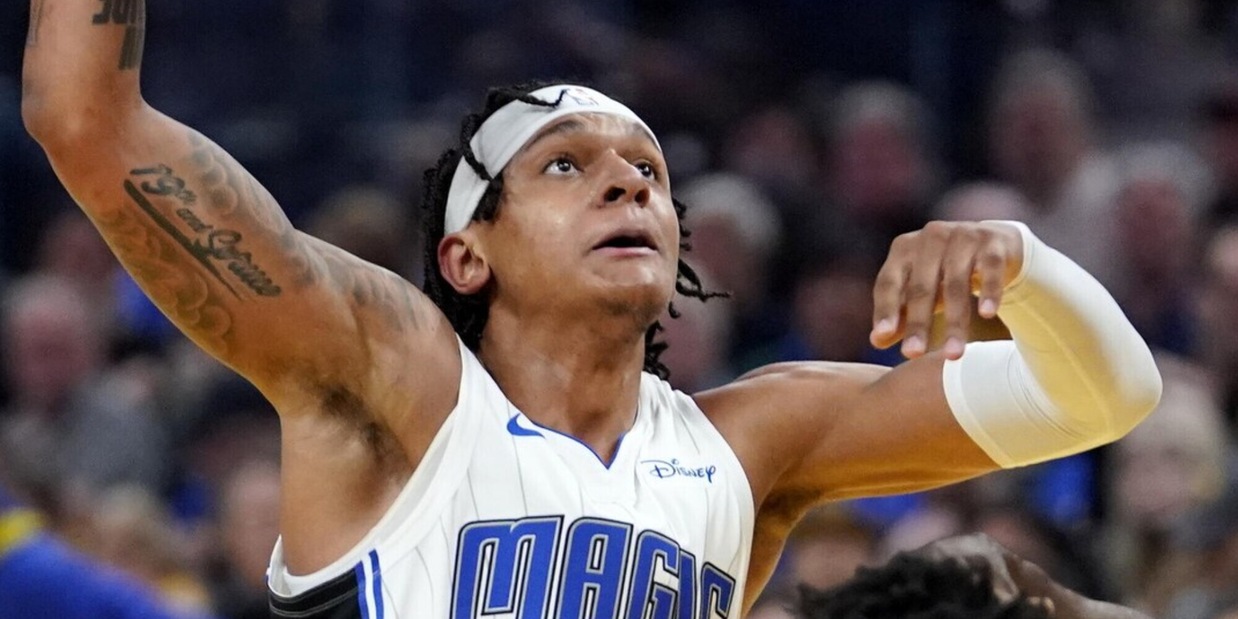 Nba, sorridono Banchero e Fontecchio. Curry show