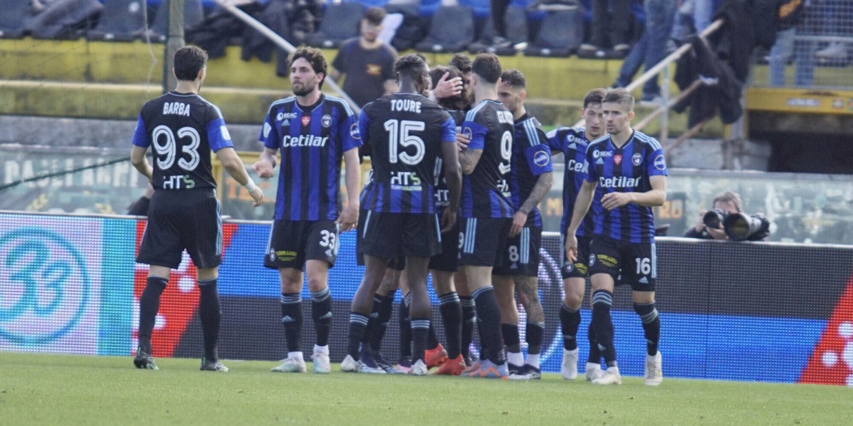Cagliari show, Benevento e Spal sprofondano, Frosinone ko in casa