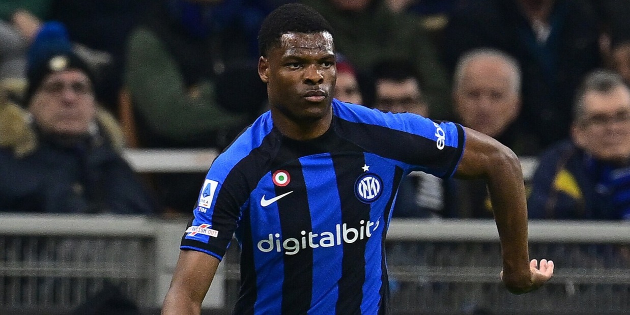 Poco Dumfries, Chelsea e United si defilano