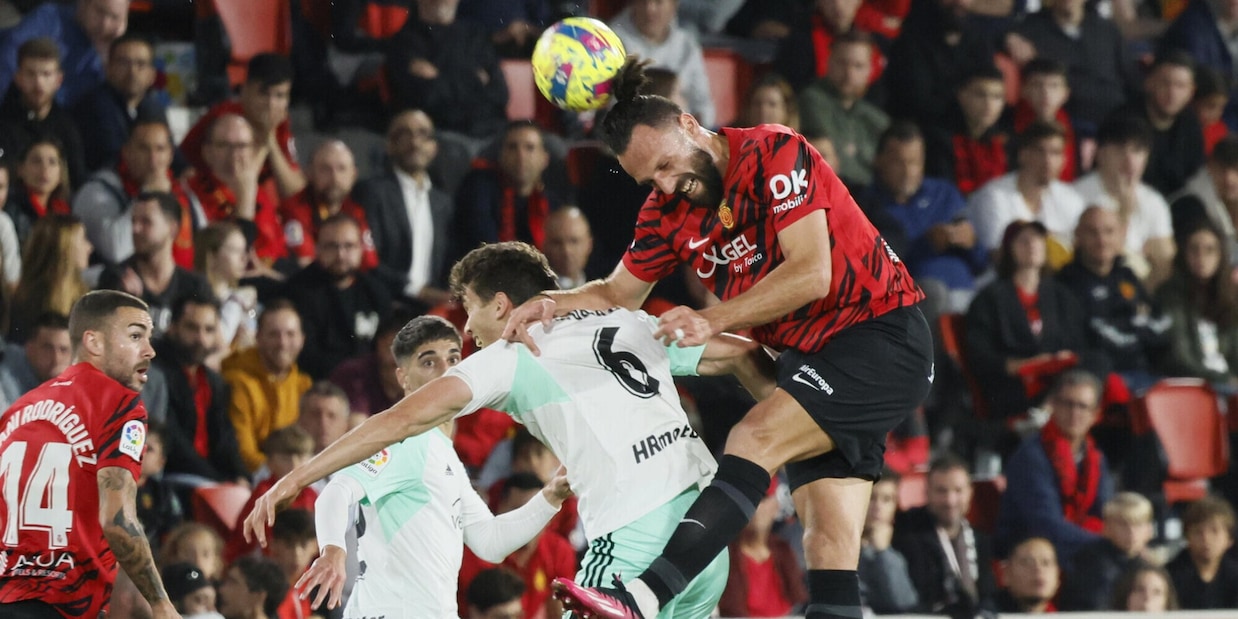 Liga, Maiorca-Osasuna 0-0: più calci che calcio, Muriqi furioso con Aguirre