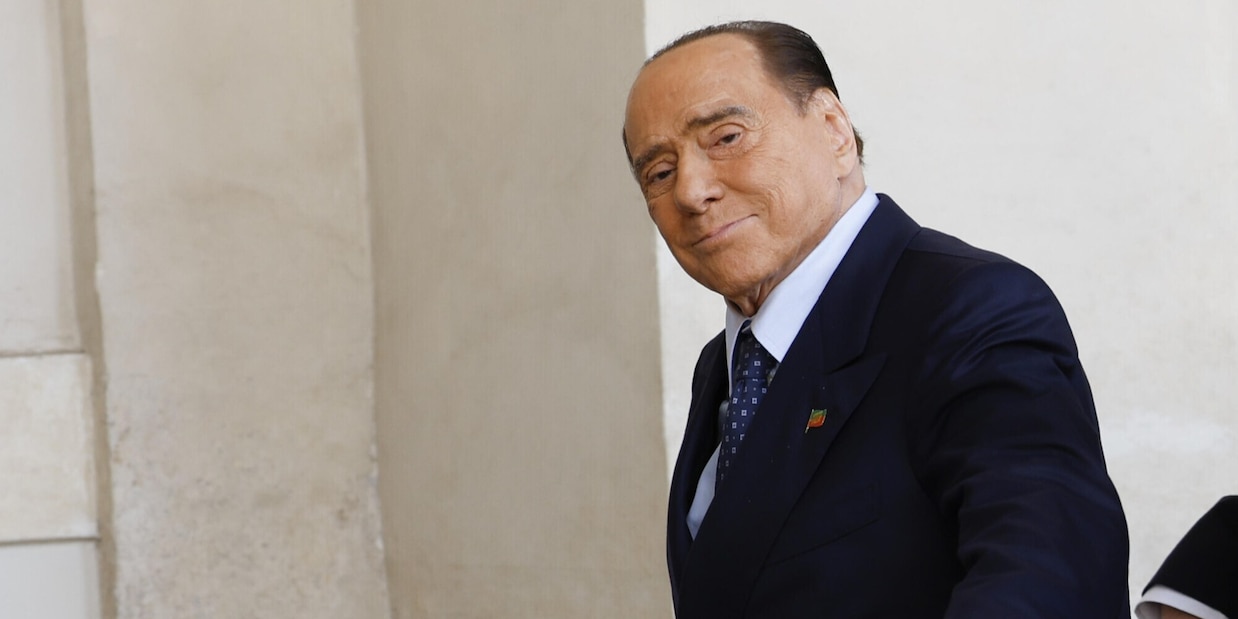 Berlusconi ricoverato, cause, sintomi e terapie della polmonite