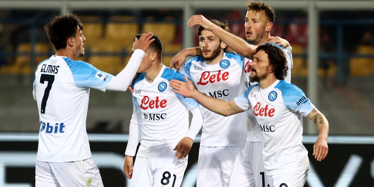 Lecce-Napoli 1-2, rivivi la diretta: l'autogol di Gallo fa volare gli azzurri